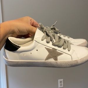 golden goose dupes white with grey star